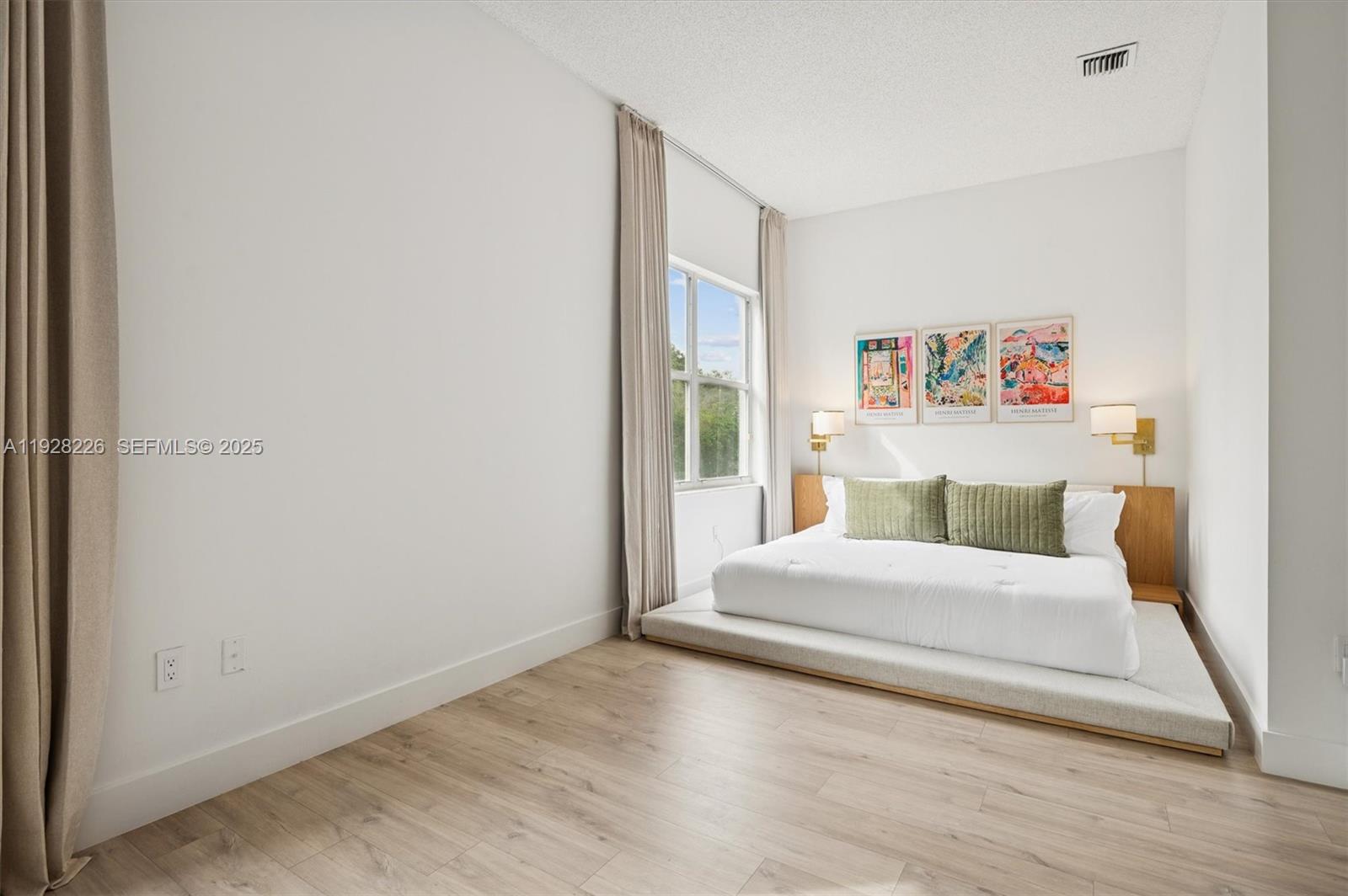 TOWNGATE - Residential