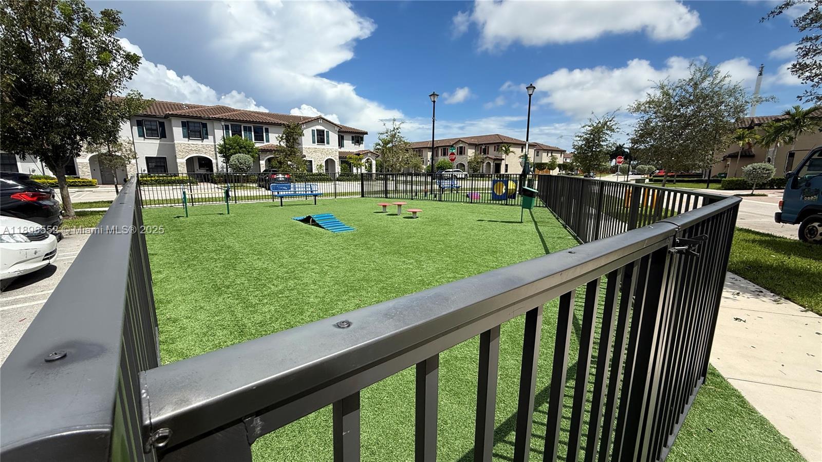 COCO PALM VILLAS - Residential