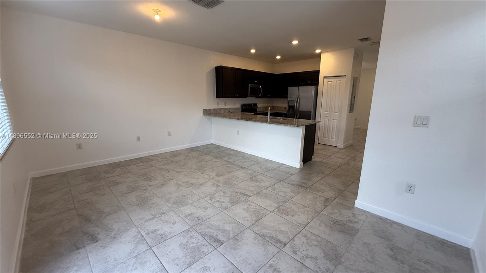 COCO PALM VILLAS - Residential