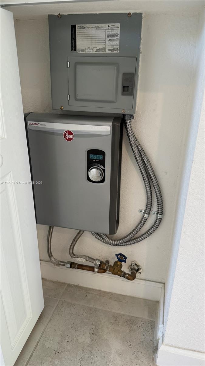 COCO PALM VILLAS - Residential