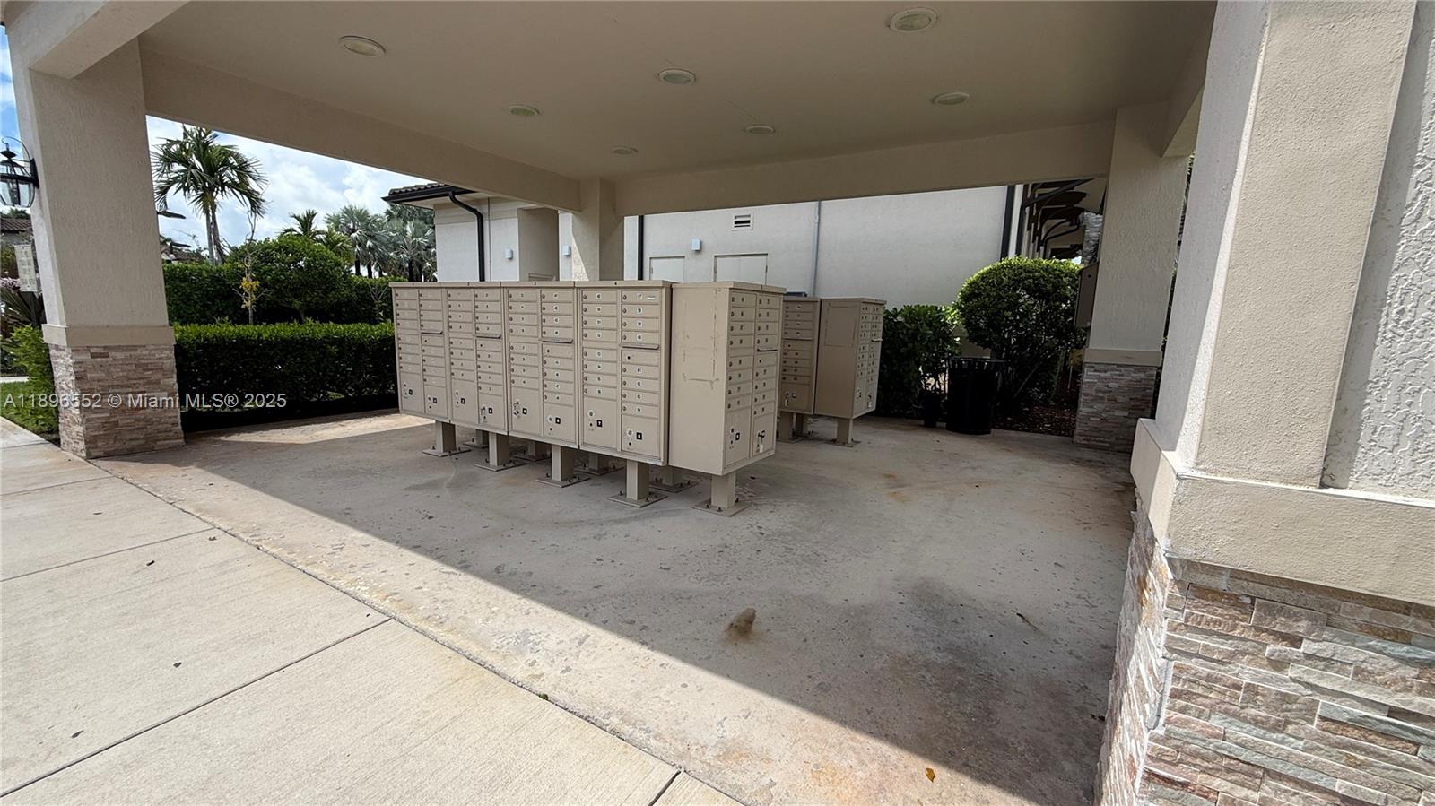 COCO PALM VILLAS - Residential