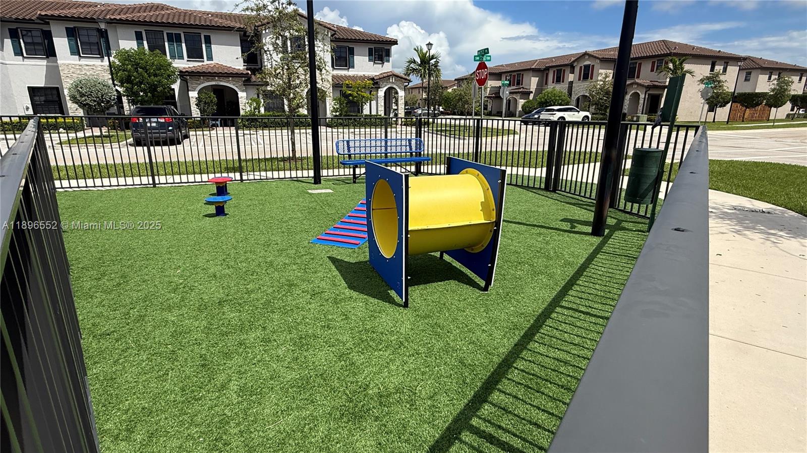 COCO PALM VILLAS - Residential