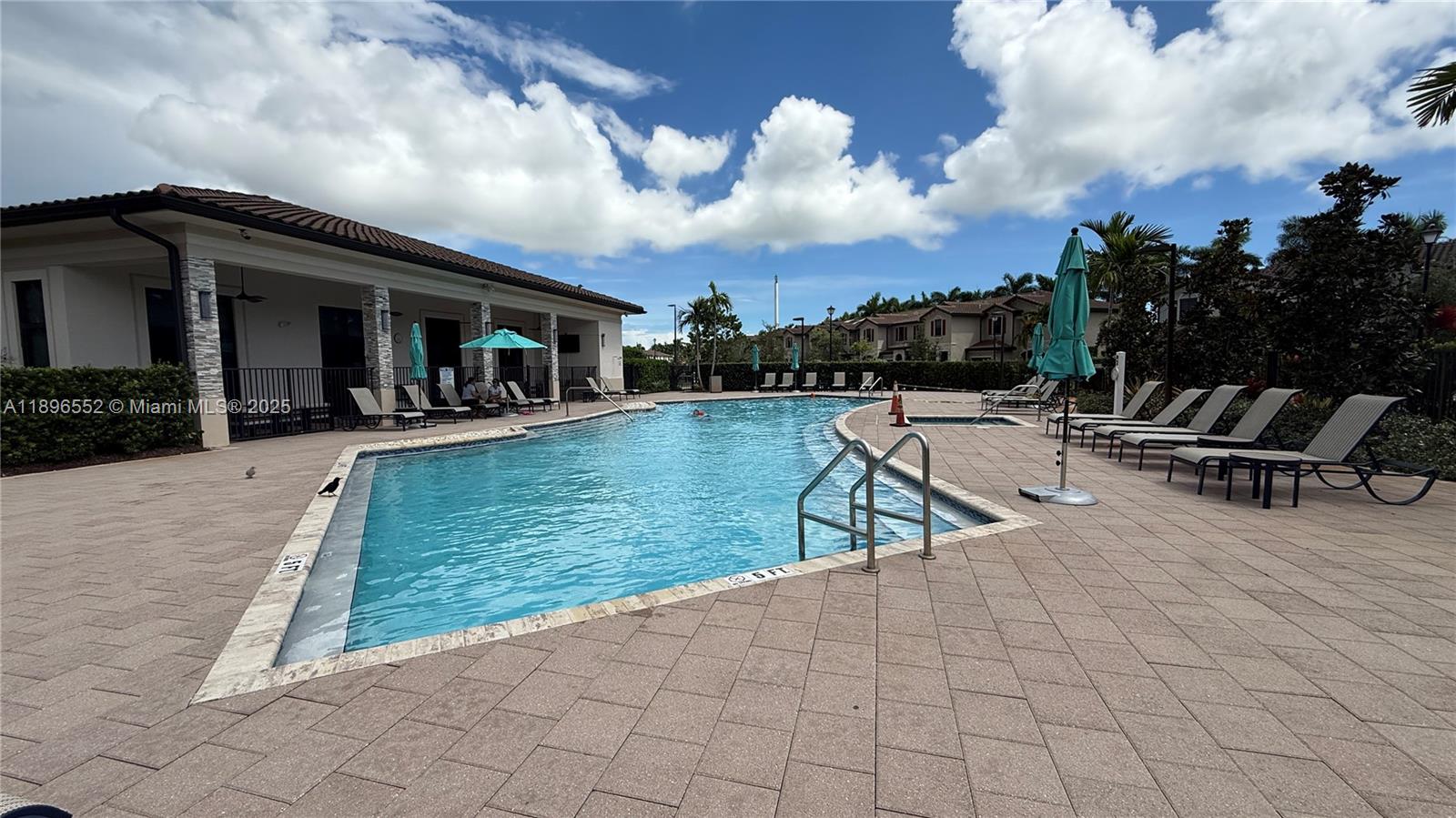 COCO PALM VILLAS - Residential