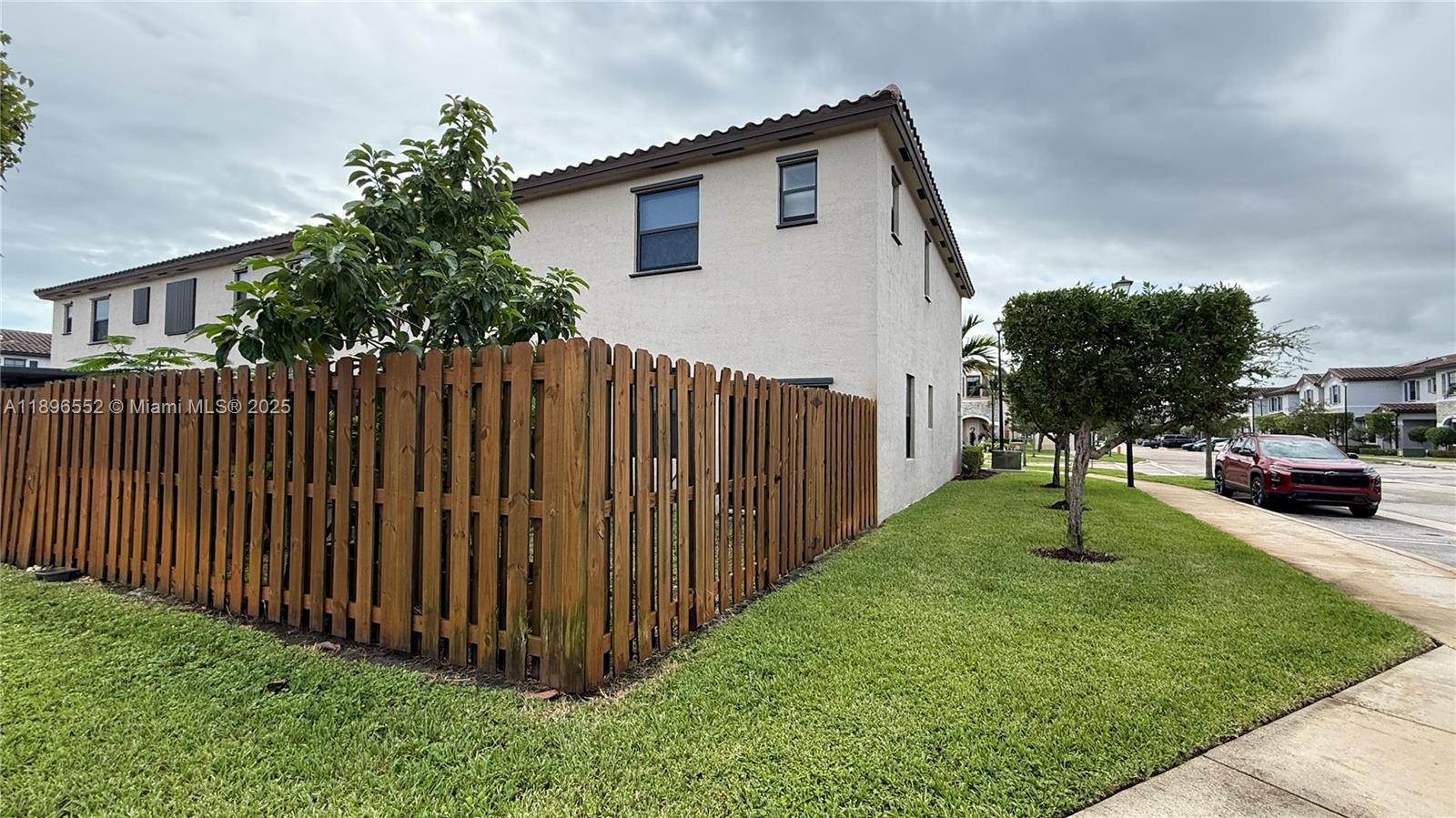 COCO PALM VILLAS - Residential