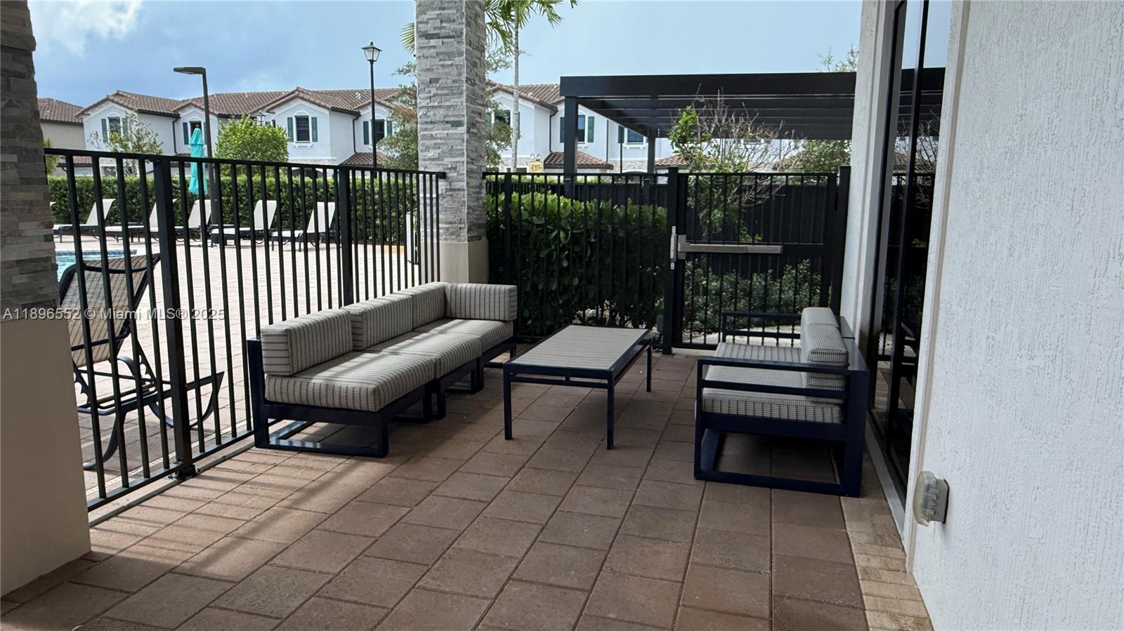 COCO PALM VILLAS - Residential