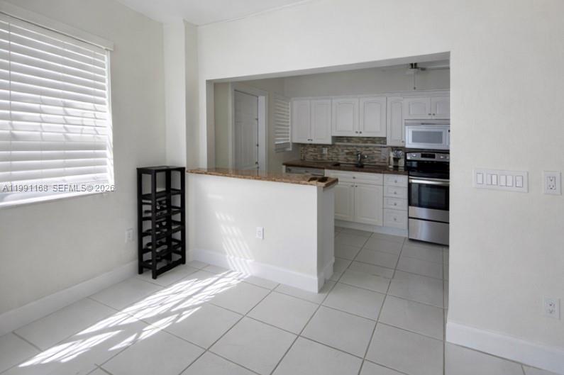 462 Golden Isles Dr 210