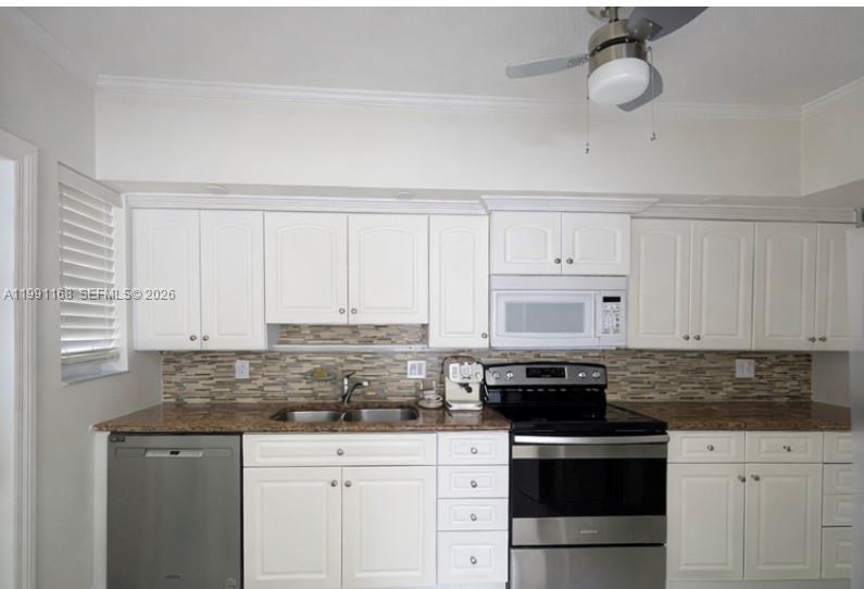 462 Golden Isles Dr 210