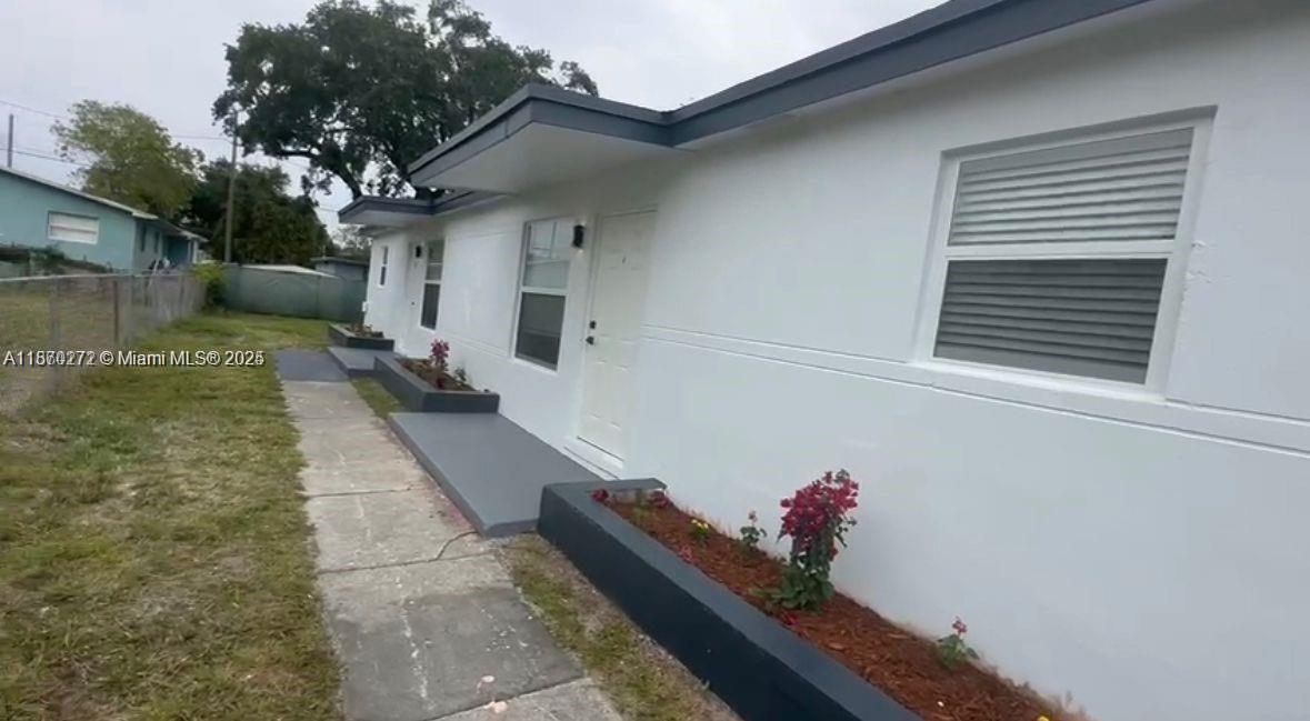 MAGNOLIA SUB - Residential Lease