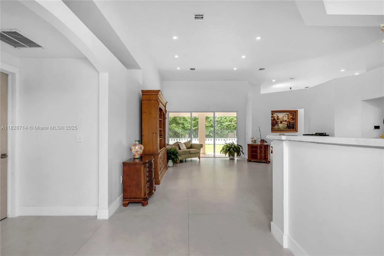 529 Curtiss Pkwy