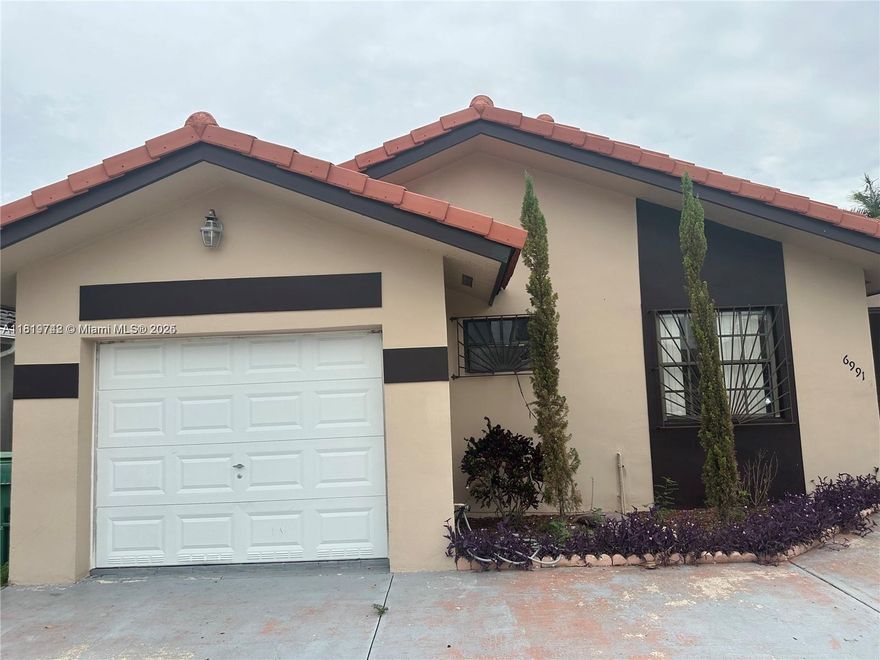 Spacious and cozy 4 bed 2 bath single family home with lake in Miami Lakes area. Full lakefront view. Tiles and laminated wood flooring. Stainless steel appliances. Excellent location. no HOA