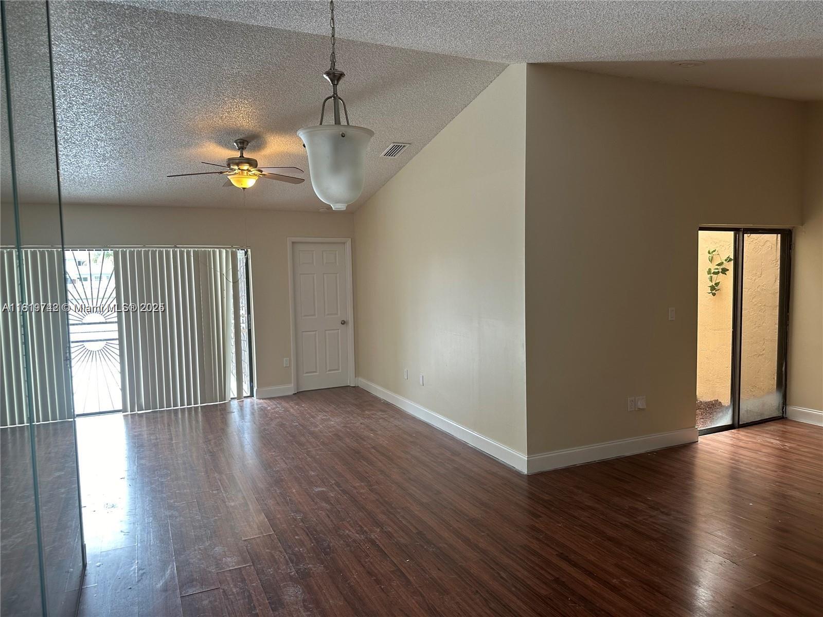 LAKES OF PALM SPRINGS - Residential Lease