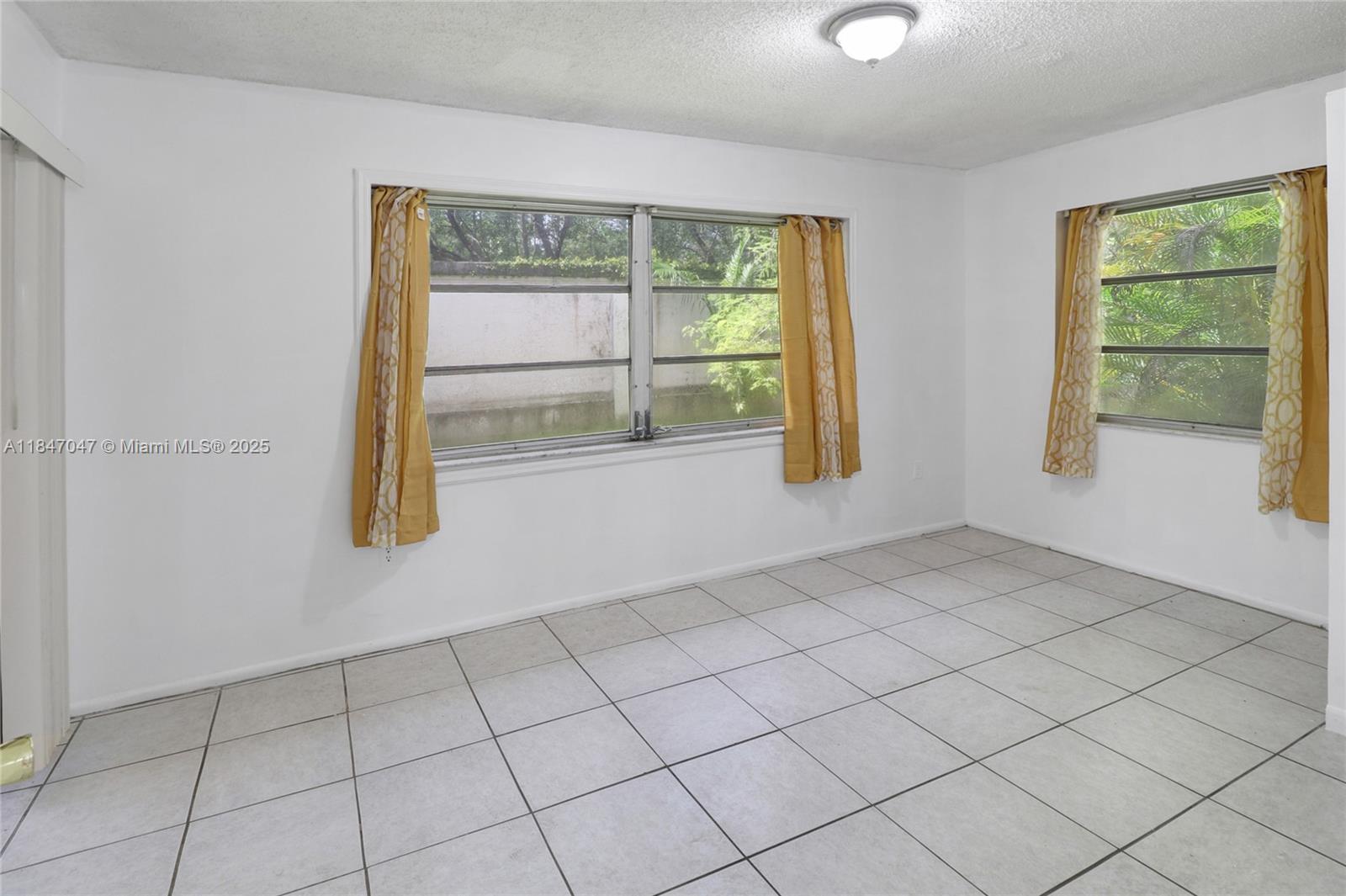 SUNRISE GOLF VILLAGE - Residential