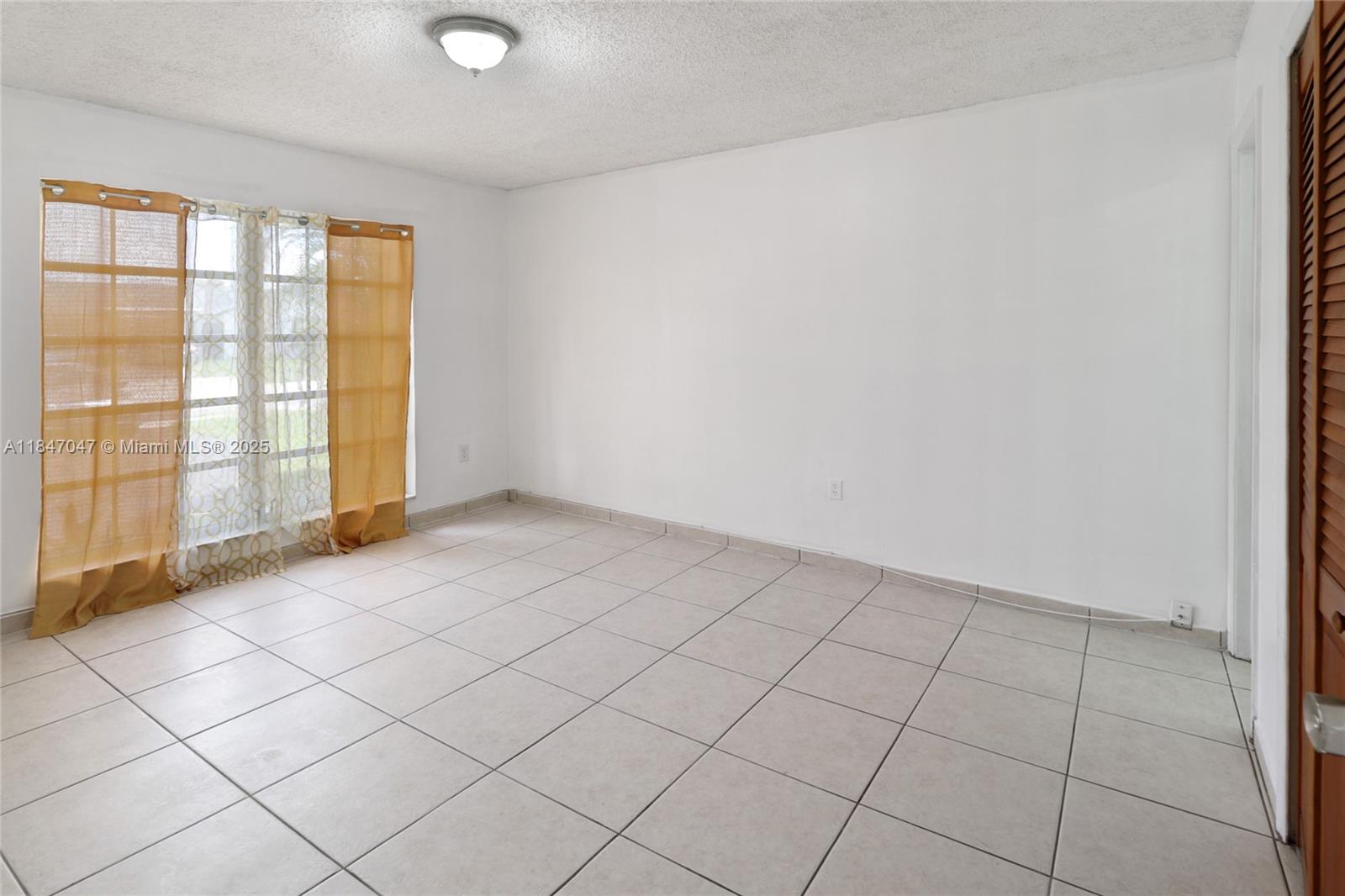 SUNRISE GOLF VILLAGE - Residential