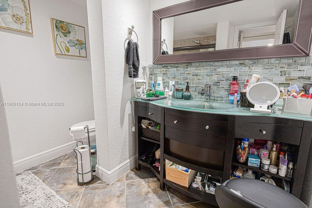 BLUE LAKE APTS CONDO - Residential