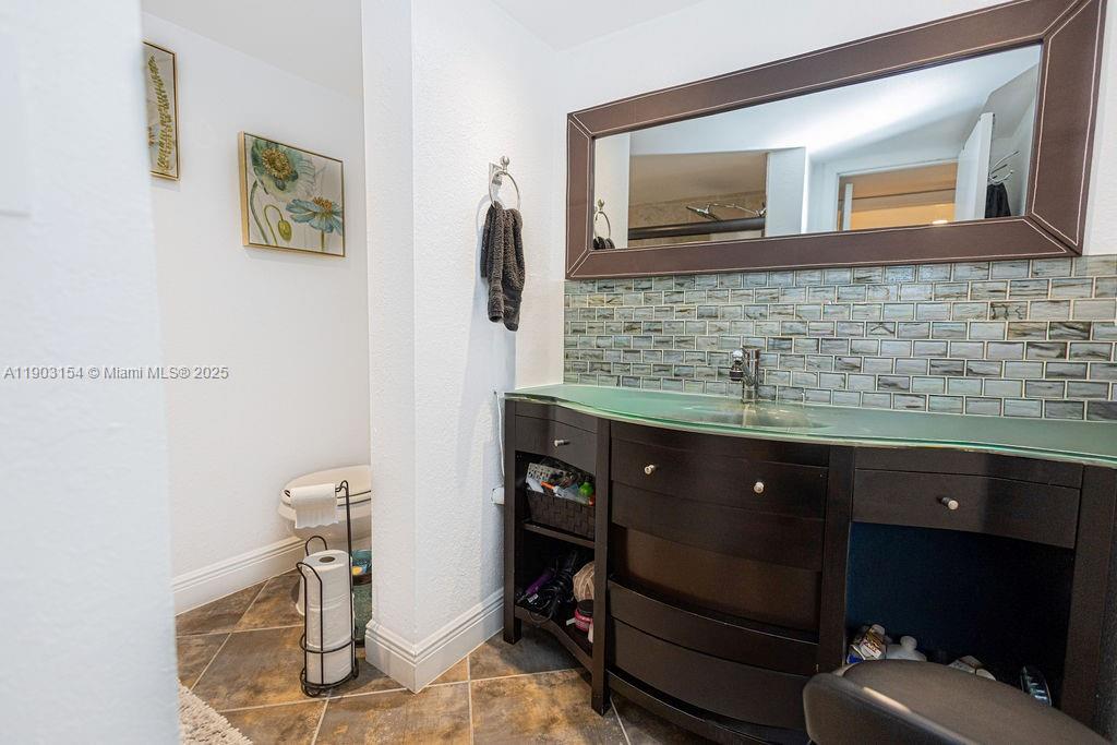 BLUE LAKE APTS CONDO - Residential