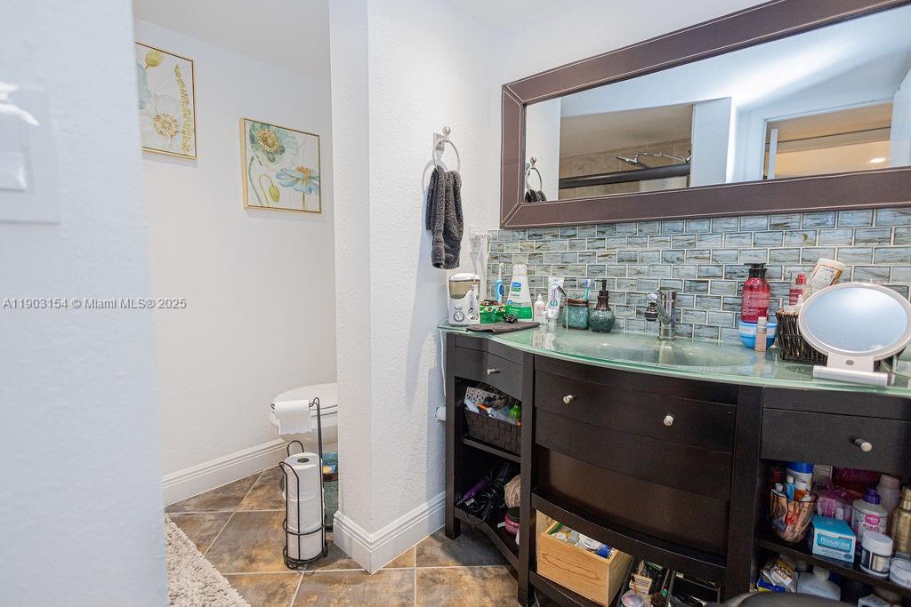 BLUE LAKE APTS CONDO - Residential