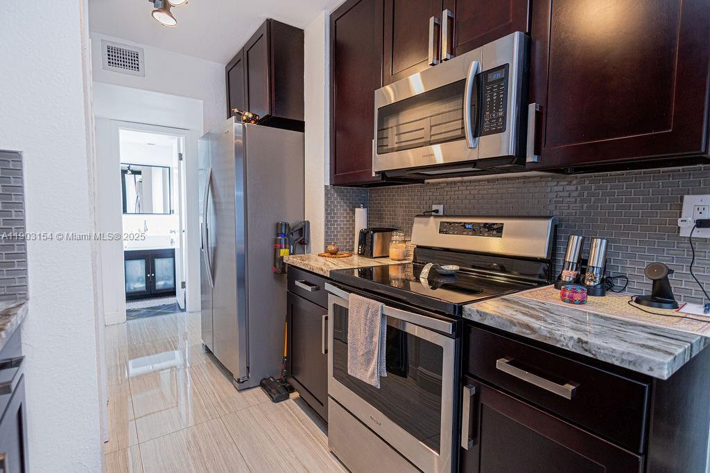 BLUE LAKE APTS CONDO - Residential