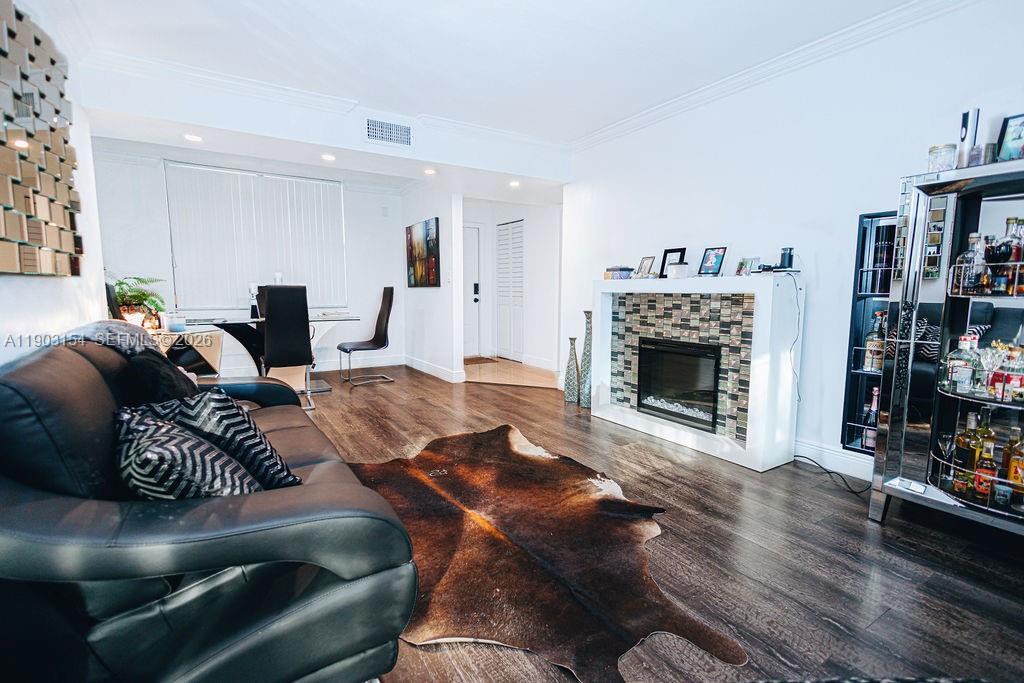 BLUE LAKE APTS CONDO - Residential