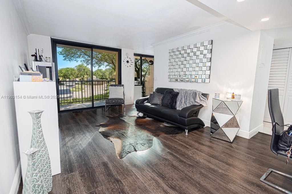 BLUE LAKE APTS CONDO - Residential