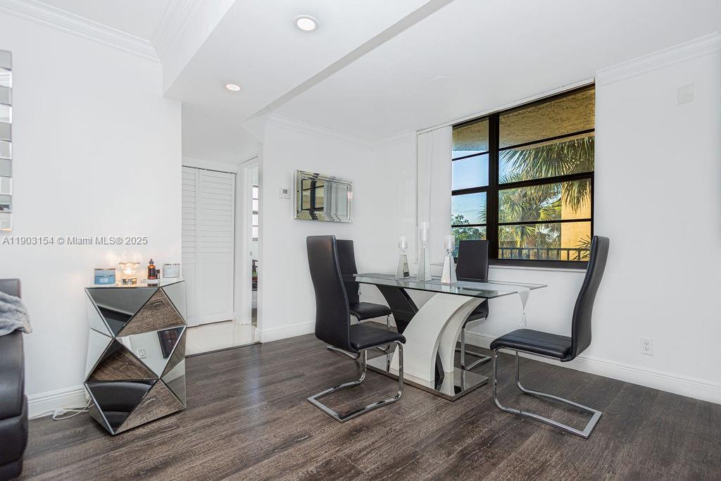 BLUE LAKE APTS CONDO - Residential