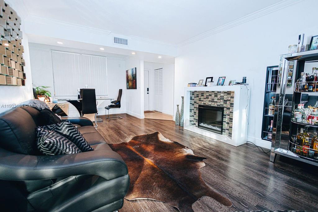 BLUE LAKE APTS CONDO - Residential