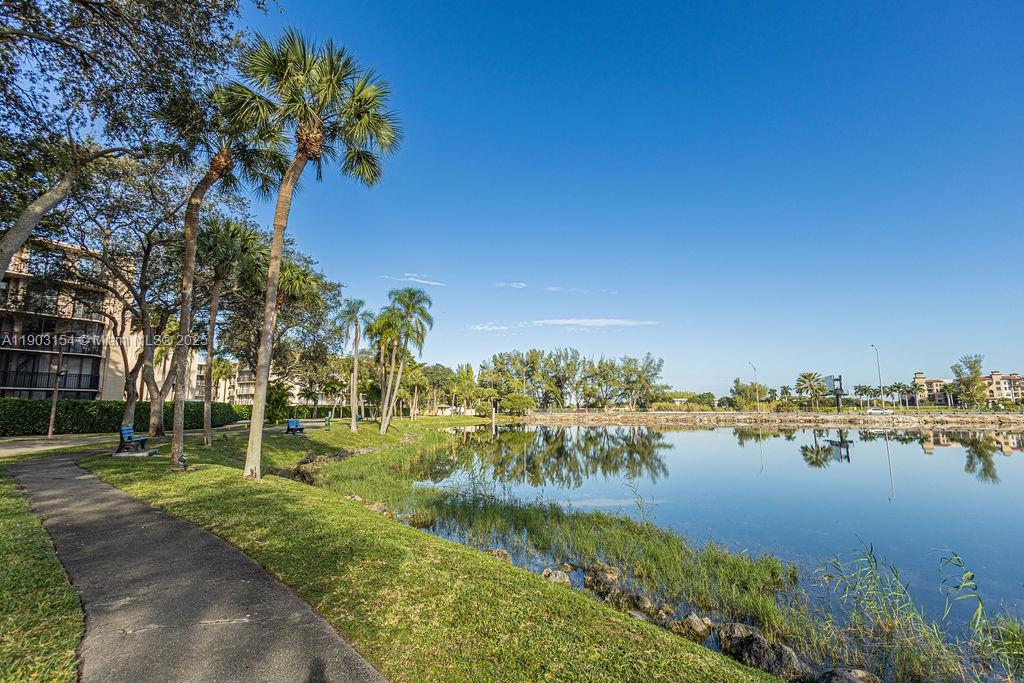 BLUE LAKE APTS CONDO - Residential