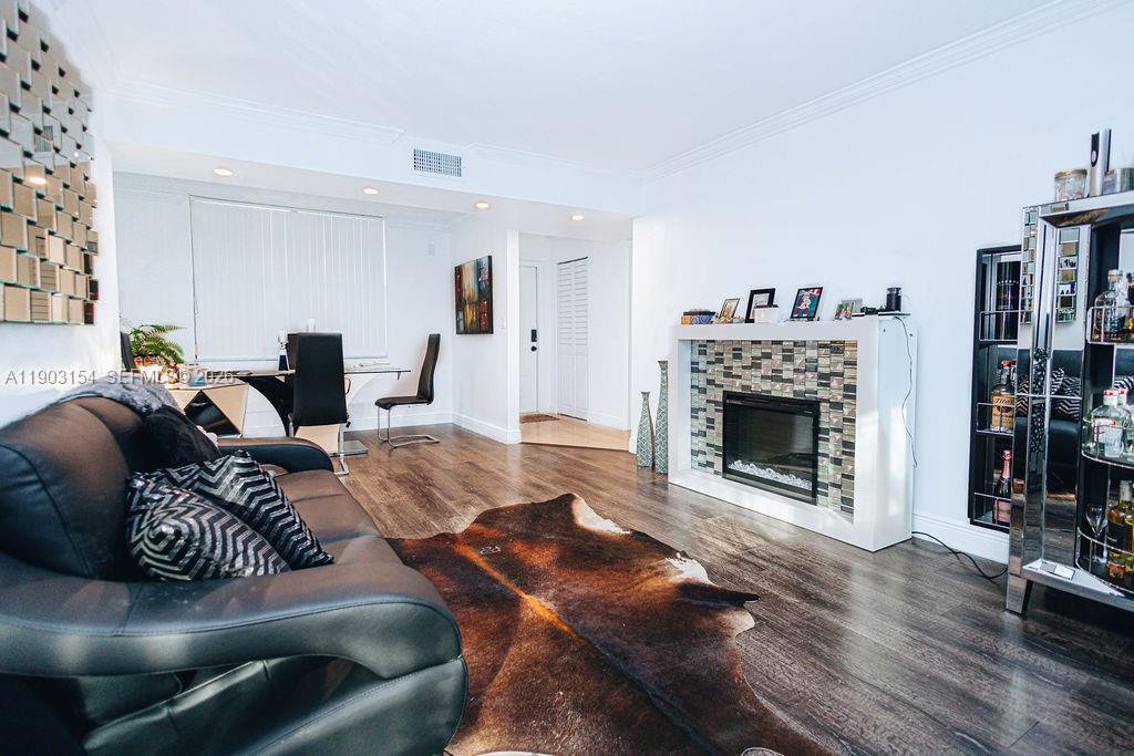 BLUE LAKE APTS CONDO - Residential