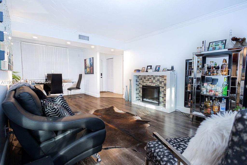 BLUE LAKE APTS CONDO - Residential