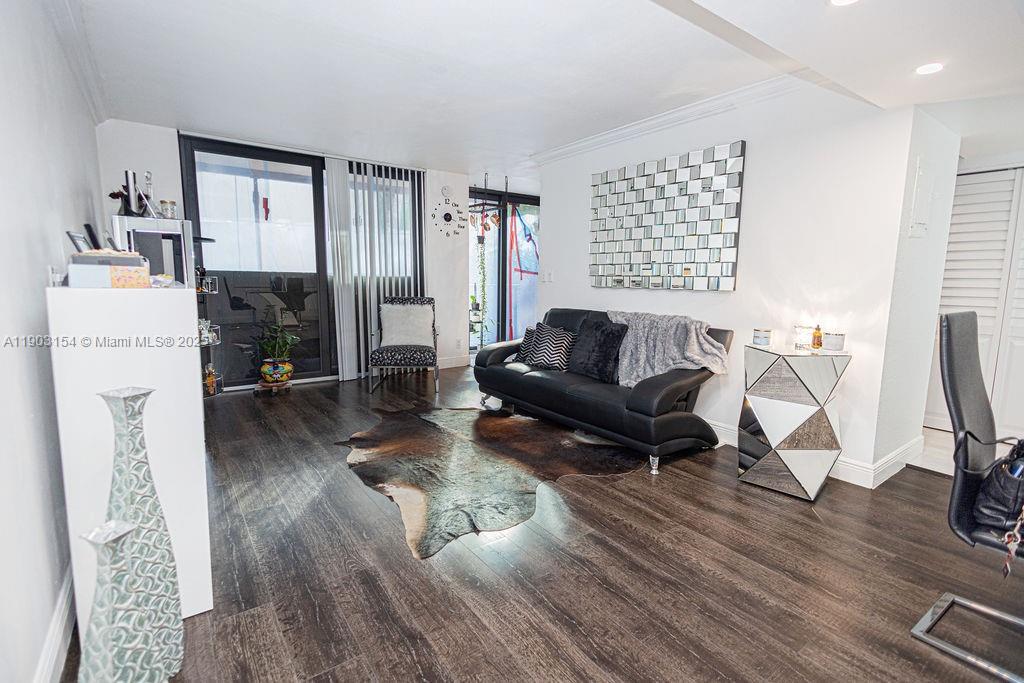 BLUE LAKE APTS CONDO - Residential