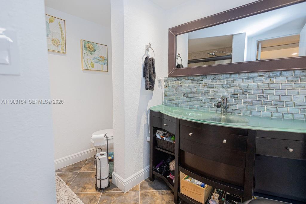 BLUE LAKE APTS CONDO - Residential