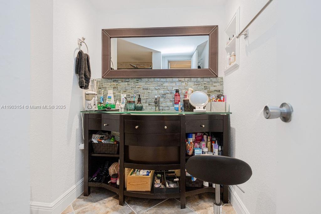 BLUE LAKE APTS CONDO - Residential