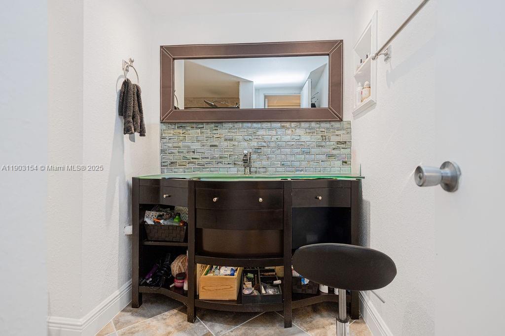 BLUE LAKE APTS CONDO - Residential