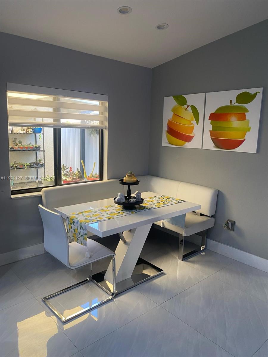 EL PRADO COUNTRY CLUB 5TH - Residential Lease