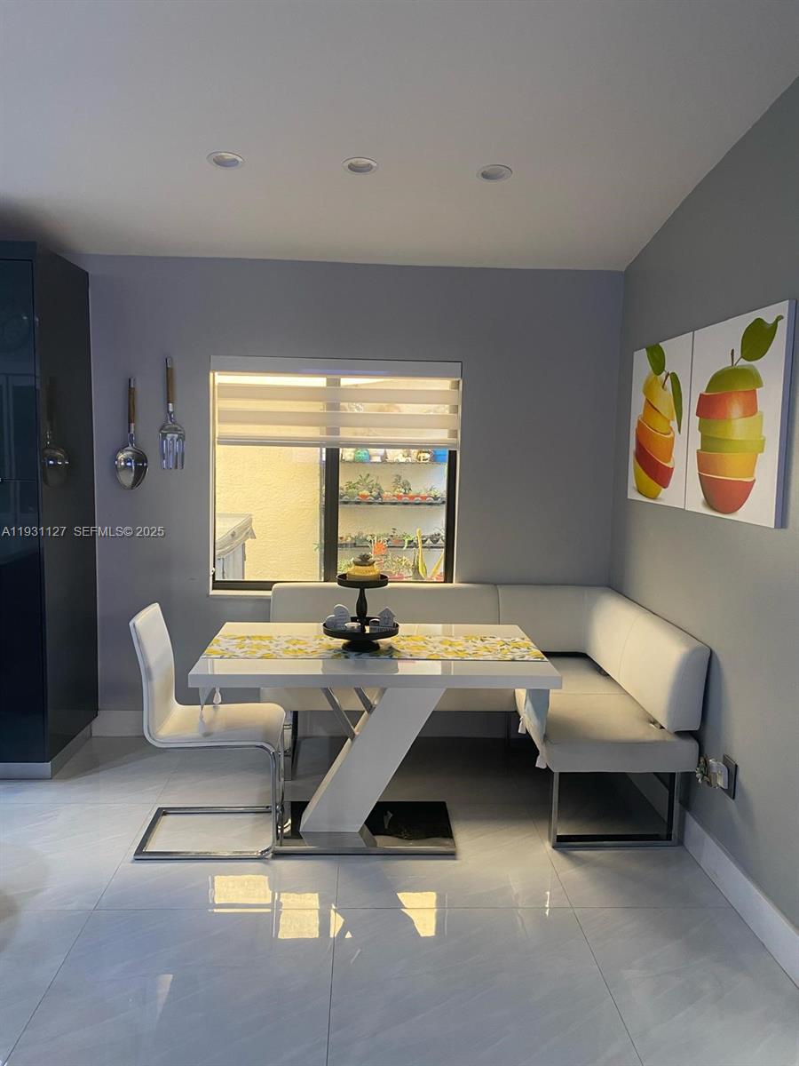 EL PRADO COUNTRY CLUB 5TH - Residential Lease