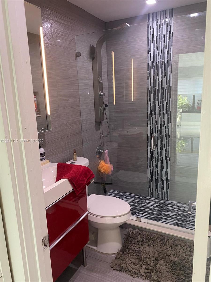 EL PRADO COUNTRY CLUB 5TH - Residential Lease