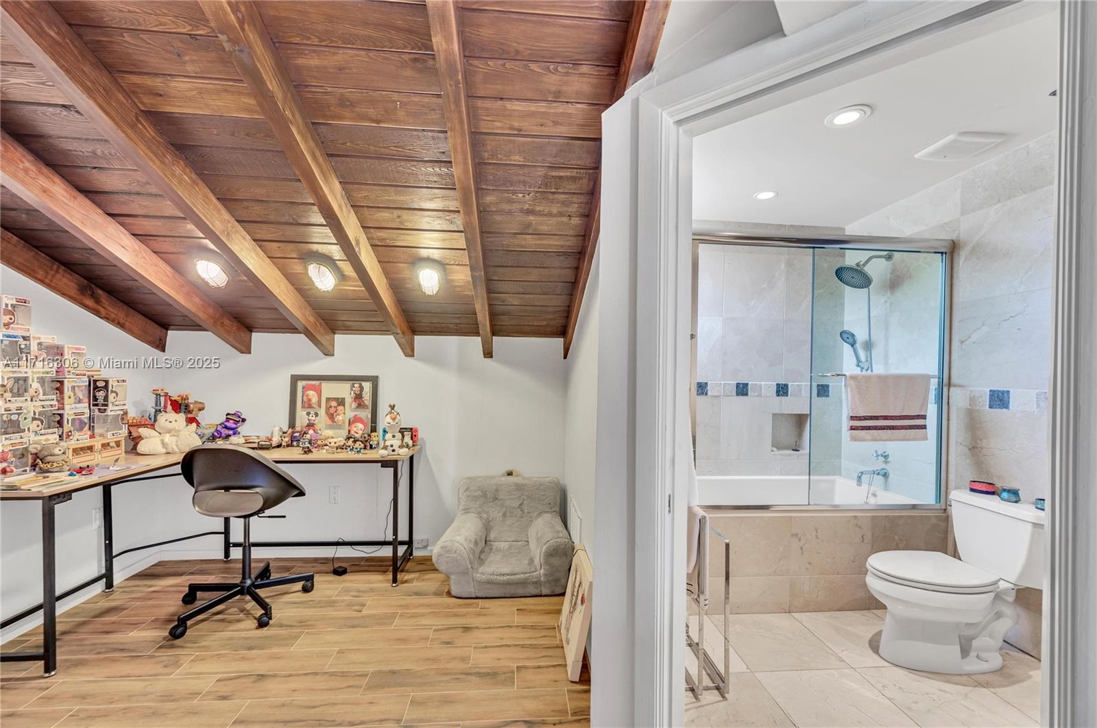 BISCAYNE POINT - Residential