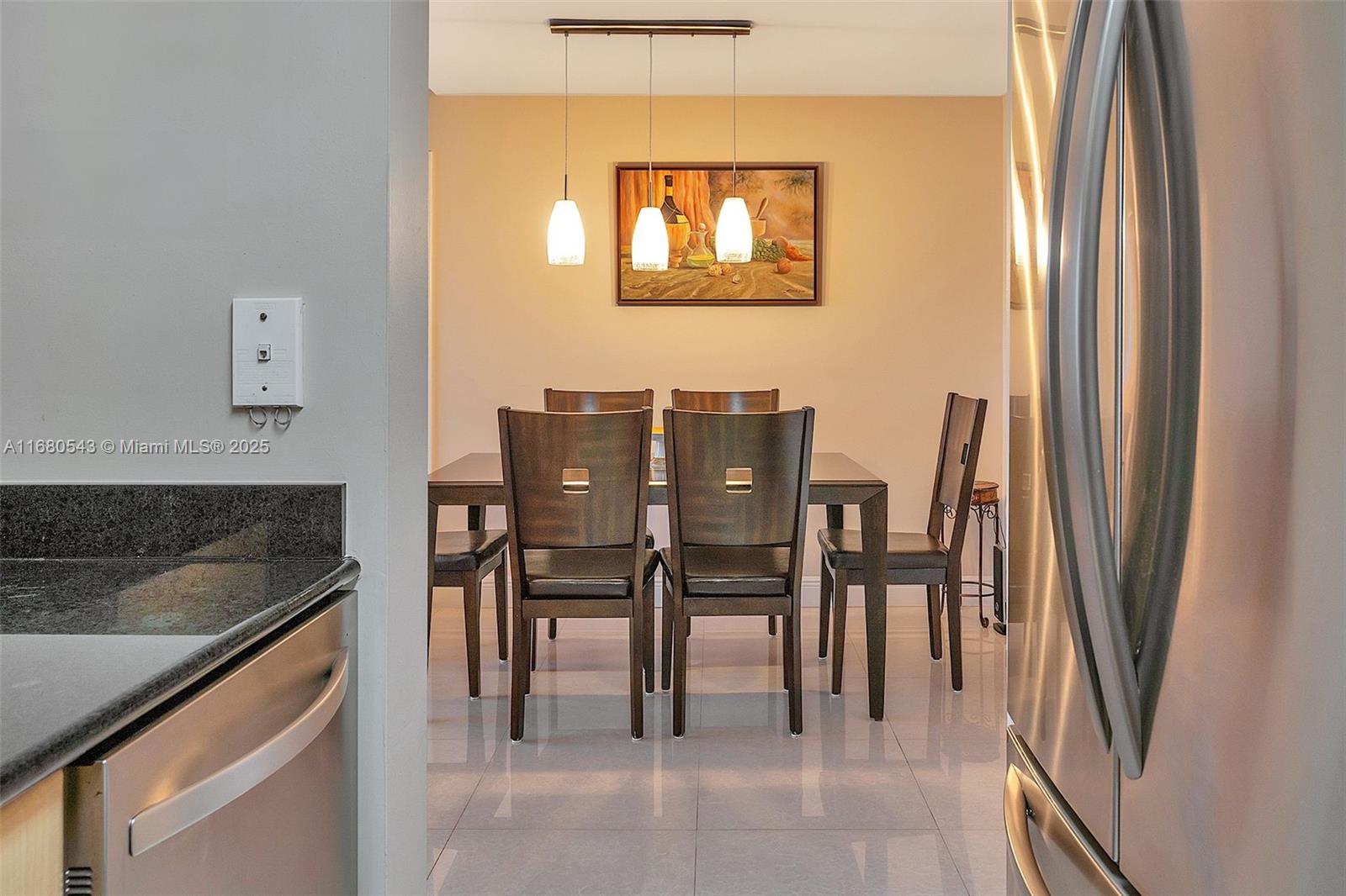THE METROPOLITAN CONDO - Residential
