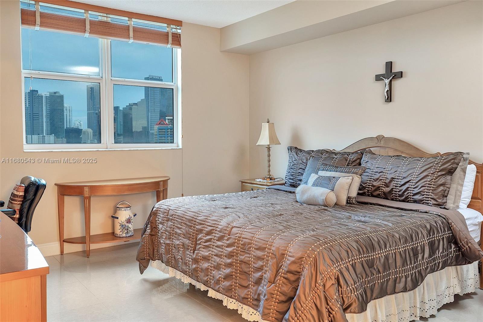 THE METROPOLITAN CONDO - Residential