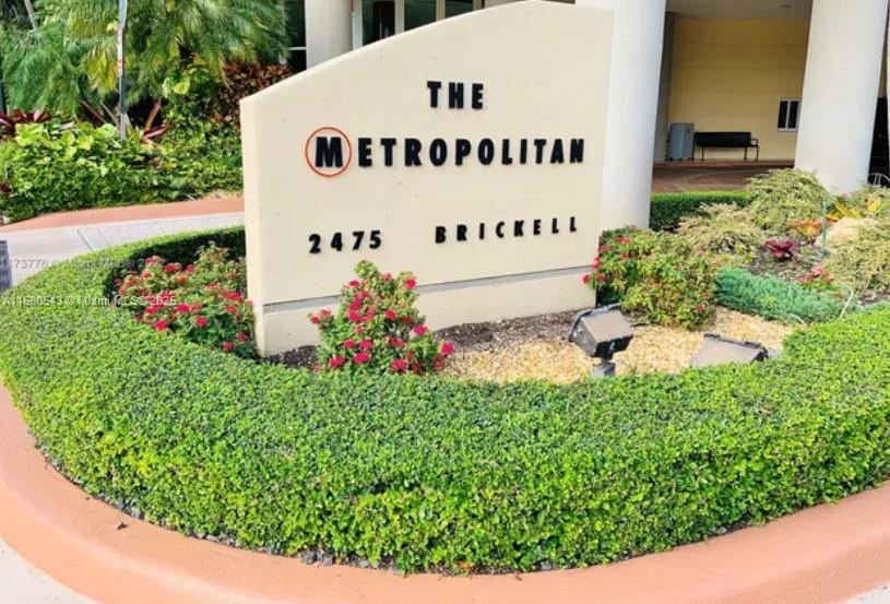 THE METROPOLITAN CONDO - Residential