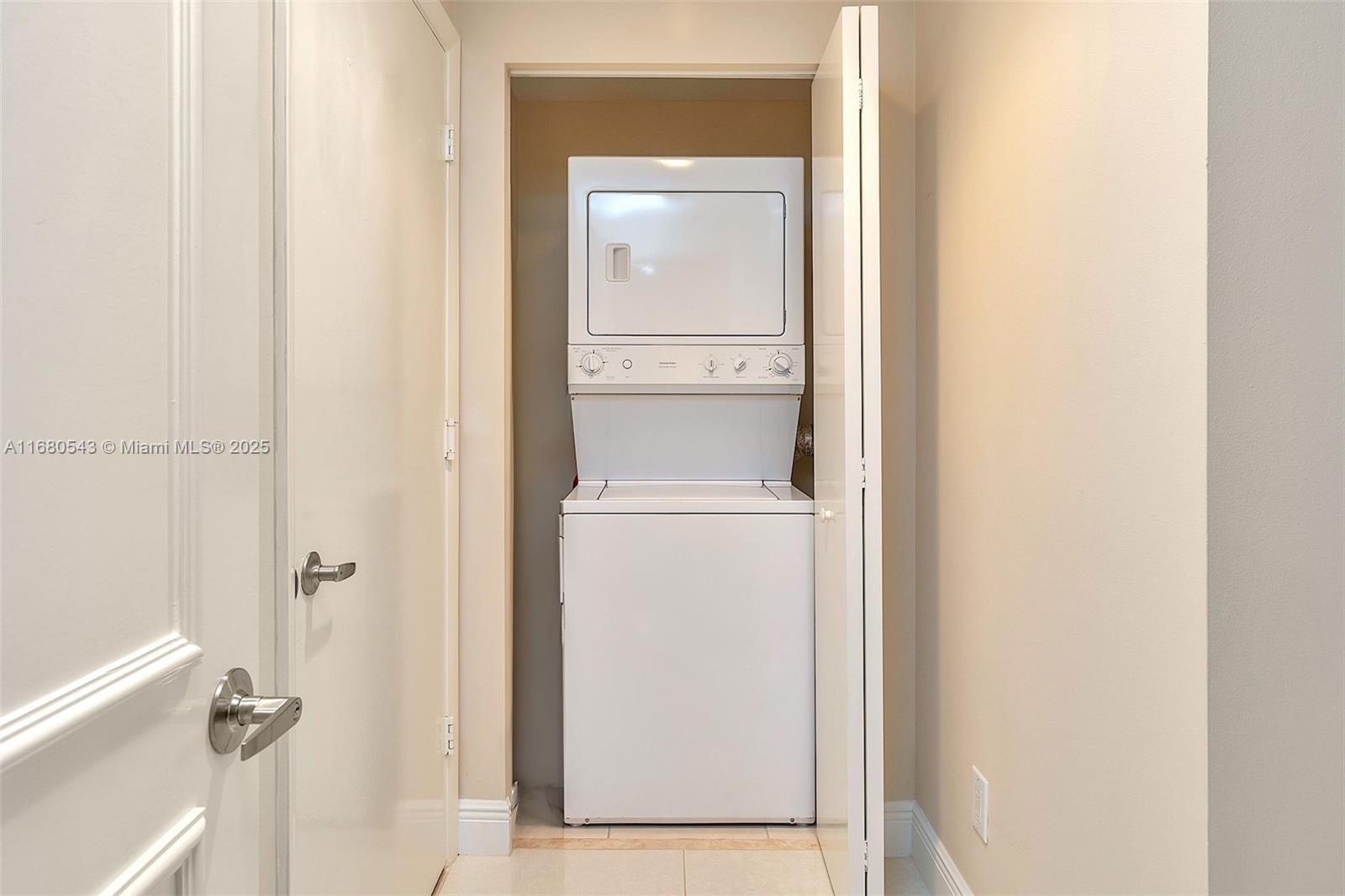 THE METROPOLITAN CONDO - Residential