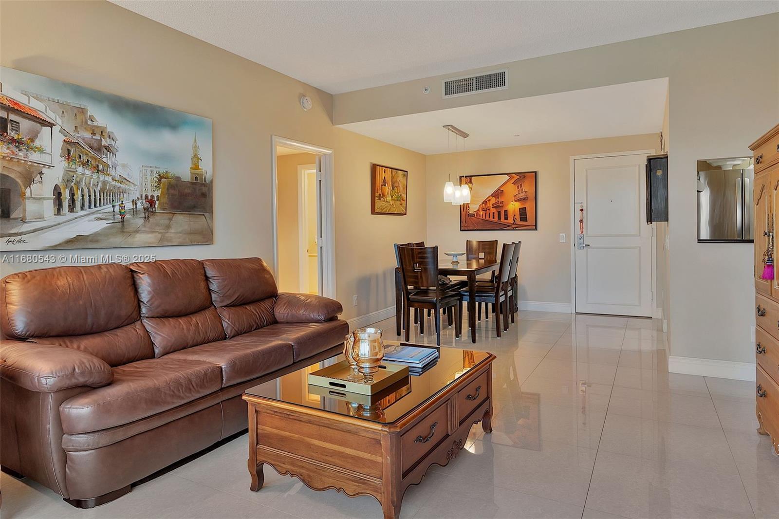THE METROPOLITAN CONDO - Residential