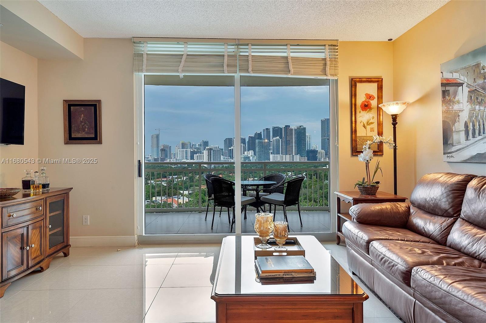 THE METROPOLITAN CONDO - Residential