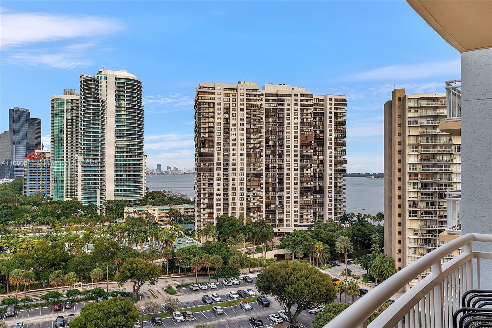 THE METROPOLITAN CONDO - Residential