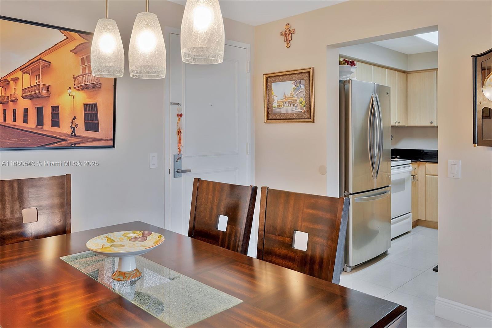 THE METROPOLITAN CONDO - Residential