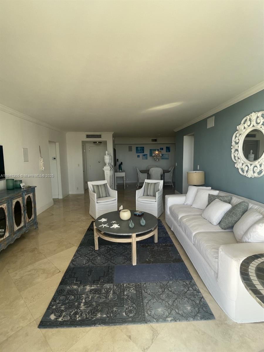 Furnished unit. Minimum 6 months. Beautiful view, Greece/beach style furniture.
