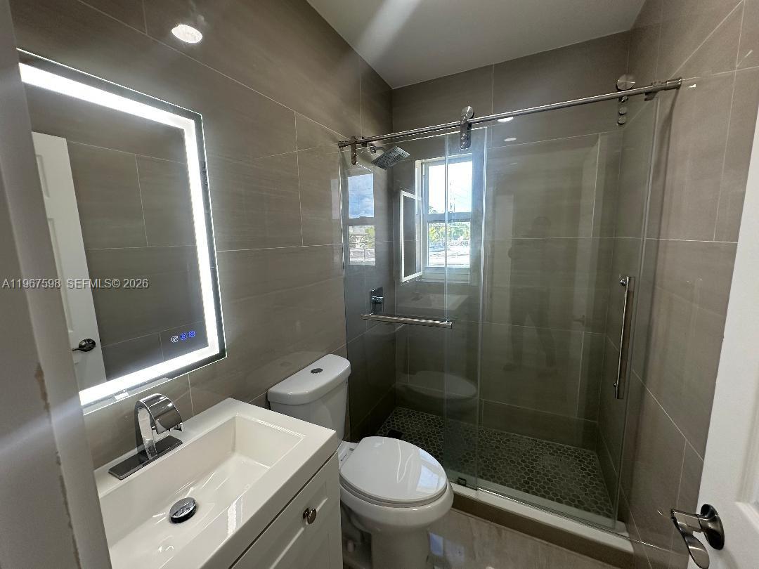 ISLE OF NORMANDY MIAMI VI - Residential Lease