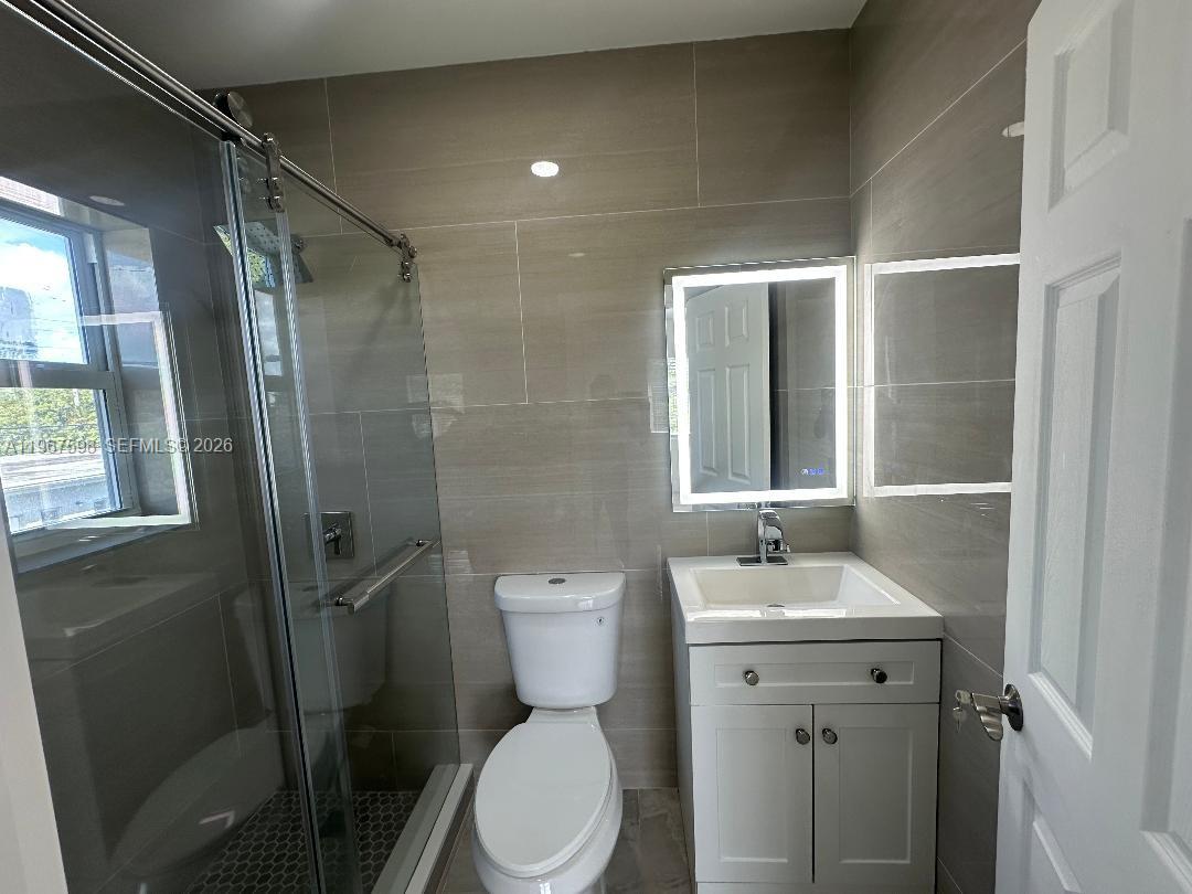 ISLE OF NORMANDY MIAMI VI - Residential Lease