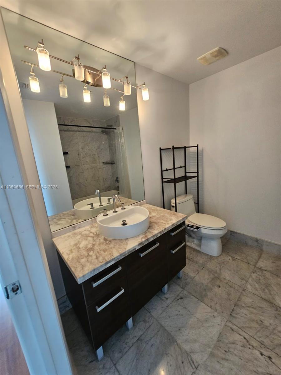 VIZCAYNE NORTH CONDO - Residential