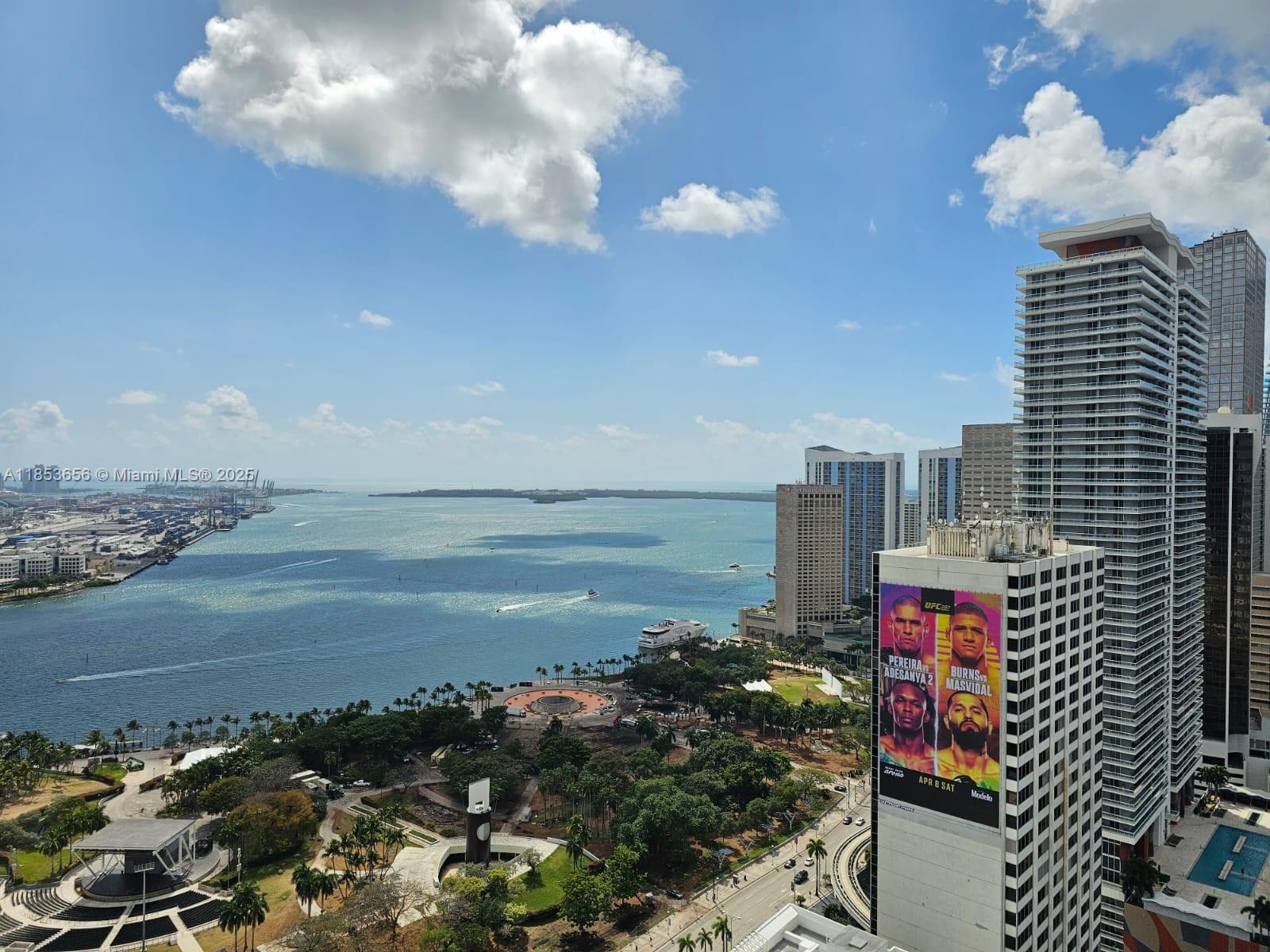 Unit comes with STORAGE. Rarely available studio—This gorgeous and spacious southeast-facing unit offers breathtaking views of the Ocean, Biscayne Bay, and Miami’s iconic skyline. Recently updated with a new A/C, refrigerator, cooktop, and microwave, the apartment is move-in ready and ideal for comfortable, modern living.
Located in the heart of Downtown Miami, it offers unbeatable access to public transportation, world-class restaurants, nightlife, the financial district, and is just minutes from the airport. The bldg features resort-style amenities including multiple pools, a full-service spa with indoor jacuzzi, sauna, steam room, fitness center, business lounge, and theater.
This is a unique chance to own a studio in one of Miami’s most desirable luxury buildings.