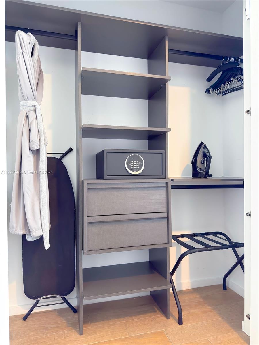 MAP OF MIAMI DADE CO. FL. - Residential